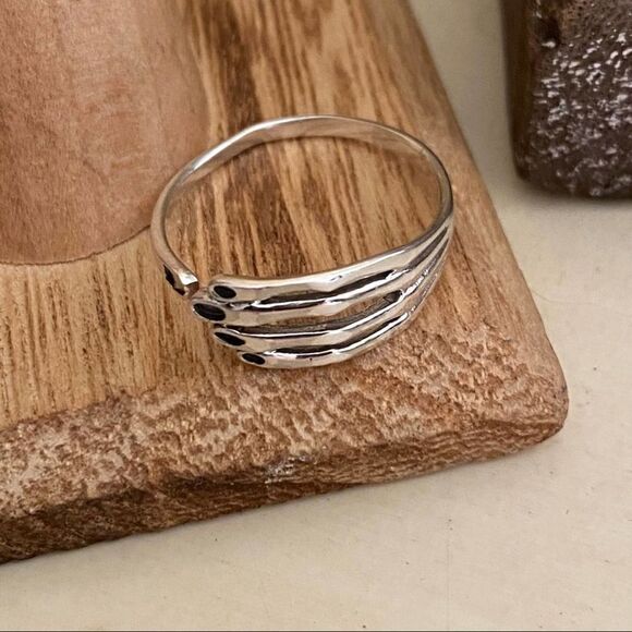 Weird Hand Adjustable Sterling Silver Ring Sizes 7,8,9,10 - Picture 4 of 5